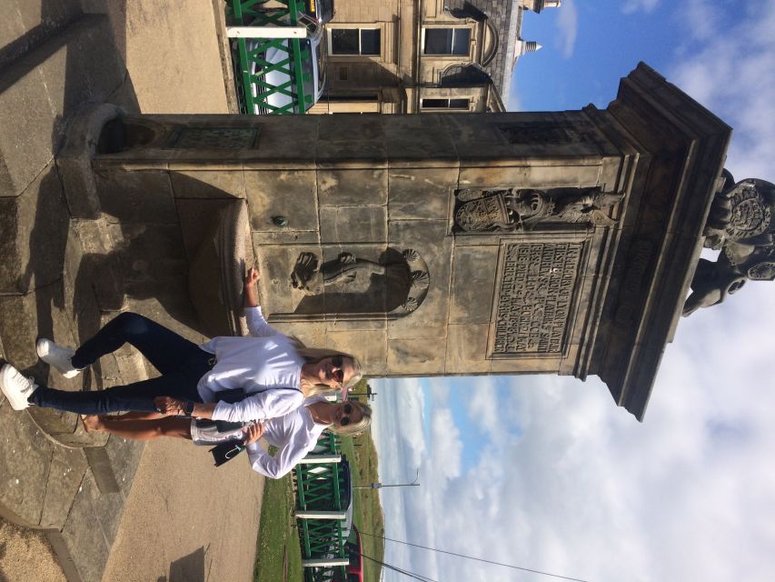 St Andrews: Private Guided Walking Tour for Future Students - University of Saint Andrews: seeing the campus area as a daily setting