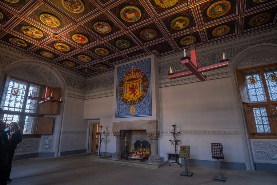 Stirling Castle: Skip-the-Line Guided Tour in Spanish - John Damian, the bird-man legend, and the stories that add color