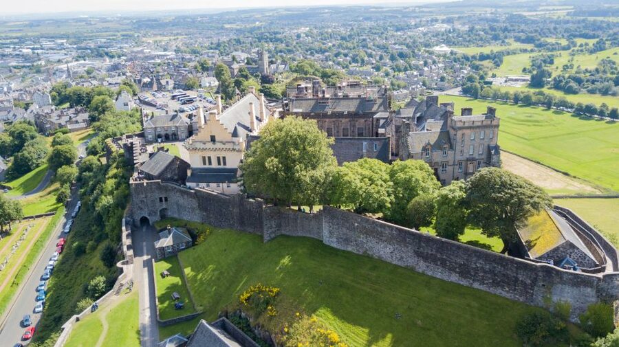 Stirling Castle: Skip-the-Line Guided Tour in Spanish - The 14th-century Scottish Wars of Independence, and the leaders you’ll recognize