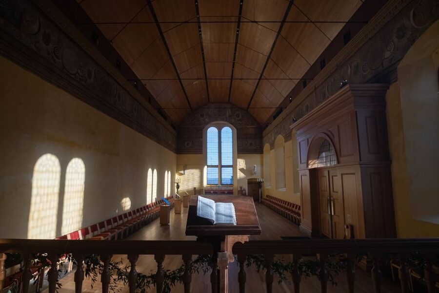 Stirling Castle: Skip-the-Line Guided Tour in Spanish - Mary, Queen of Scots: the part of the story you will remember