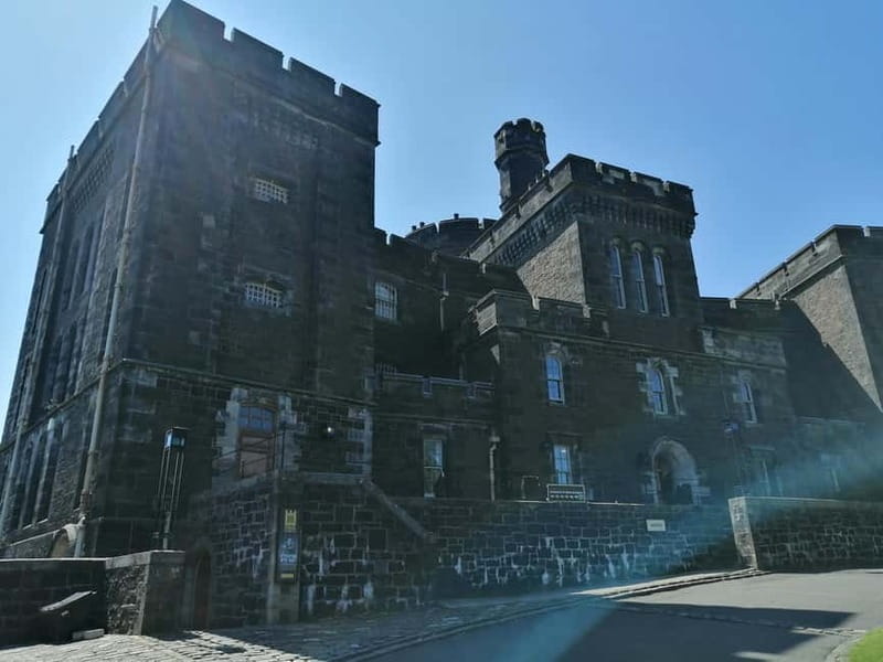 Stirling: Daily Guided Walking Tour (11am & 2pm) - Stirling Old Town, then up to the Castle: the right length for first-time orientation