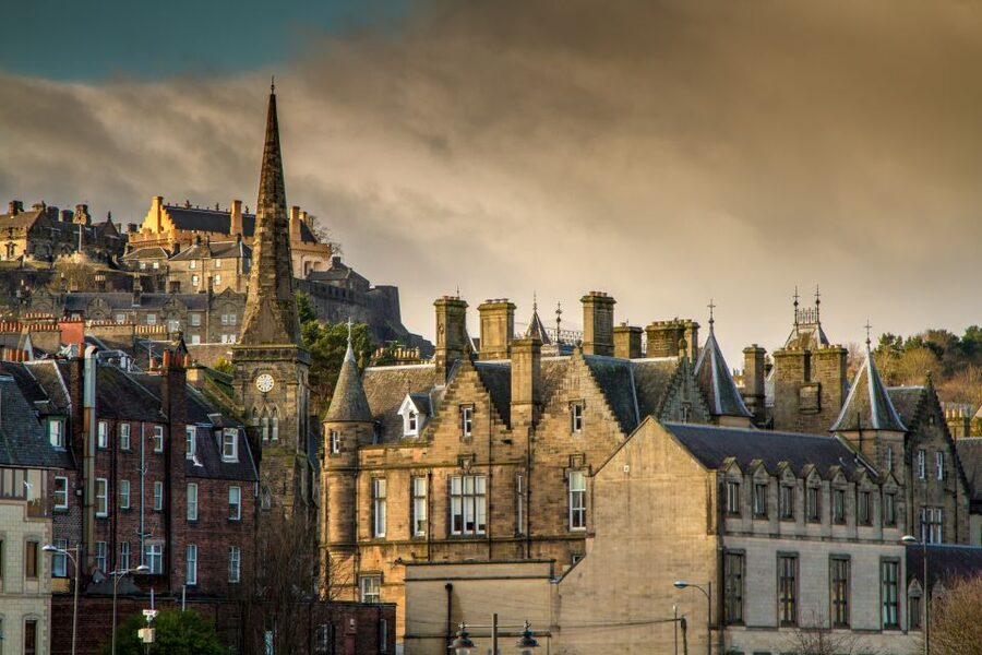 Stirling: Historical Walking Tour in Spanish - Why Stirling Is Called the Door to the Highlands