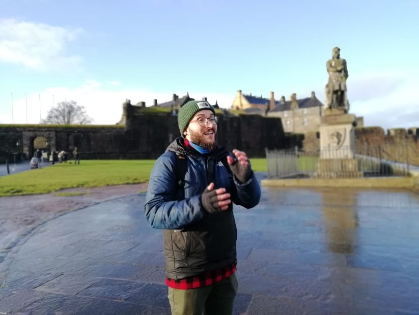 Stirling: Historical Walking Tour in Spanish - Pyramid Star and the market-and-executions connection
