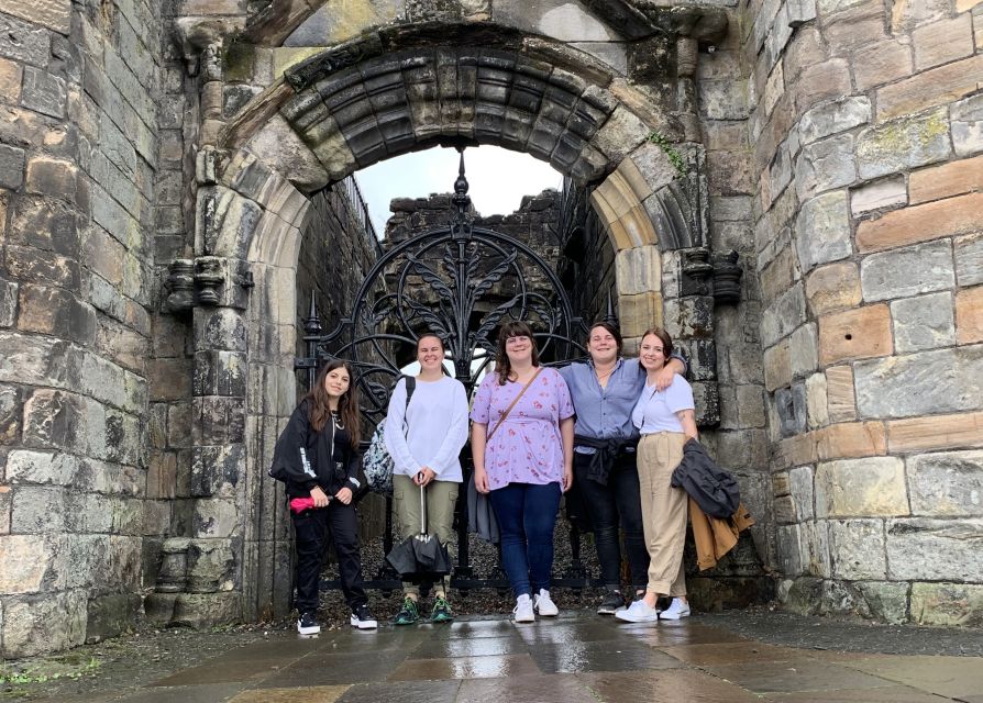 Stirling: Private Old Town & Castle Walking Tour - Stirling Highland Hotel and Darnley’s House, small stops with big context