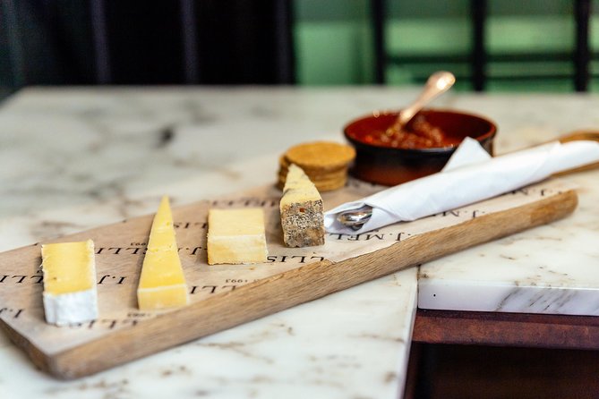 The 10 Tastings of Edinburgh With Locals: Private Food Tour - Adding Culture Between Bites: John Knox House Museum in 30 Minutes