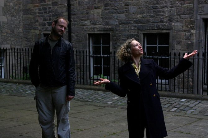 The Edinburgh Literary Pub Tour - Standing Outdoors, Rain Risk, and How to Stay Comfortable