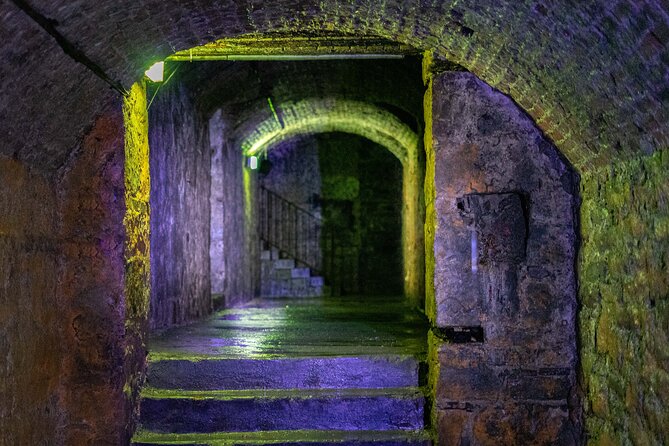 Underground Vaults Walking Tour in Edinburgh Old Town - Entering the Vaults: The Witchcraft Circle and the Haunted-Vault Feel